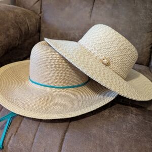 Chic Tan Women's Sun Hats, lot of 2